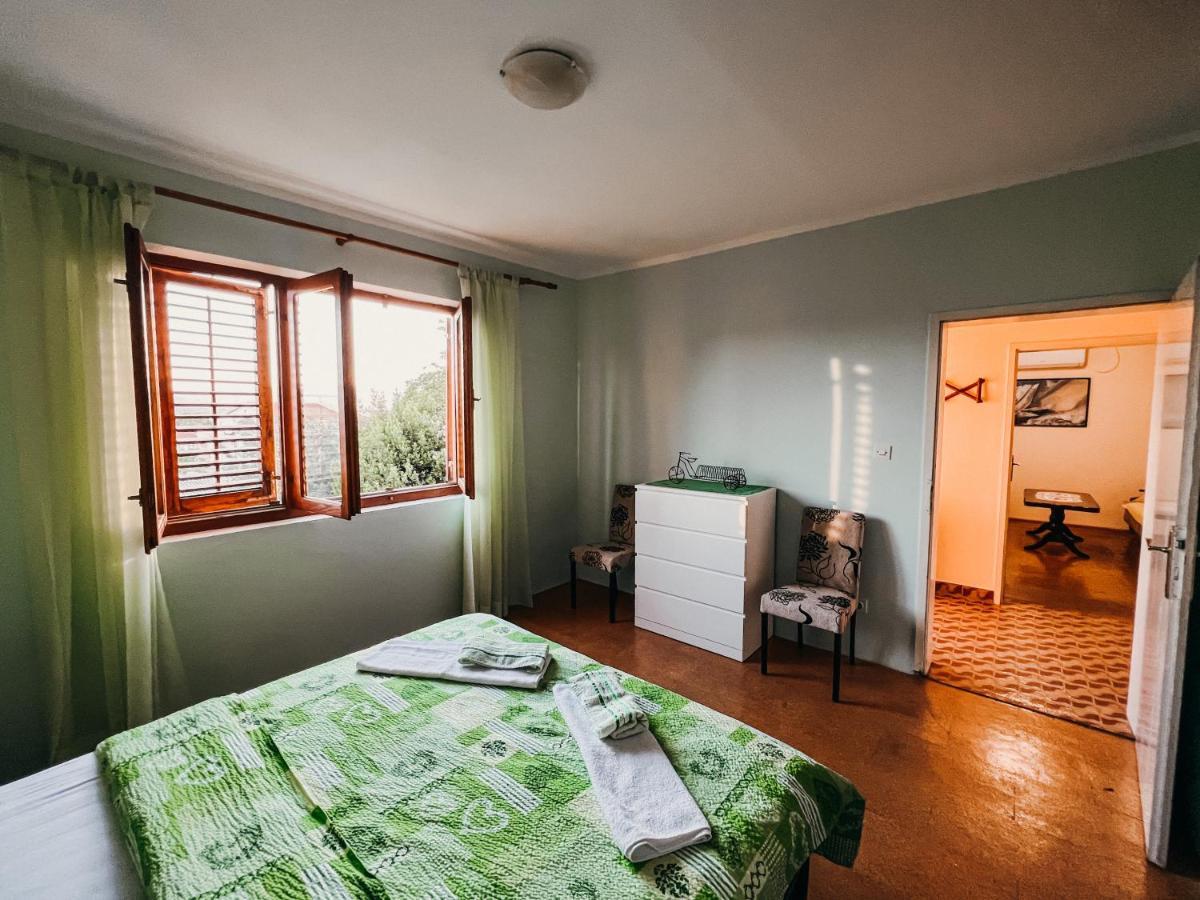 Vladivostok Apartments Тиват Екстериор снимка