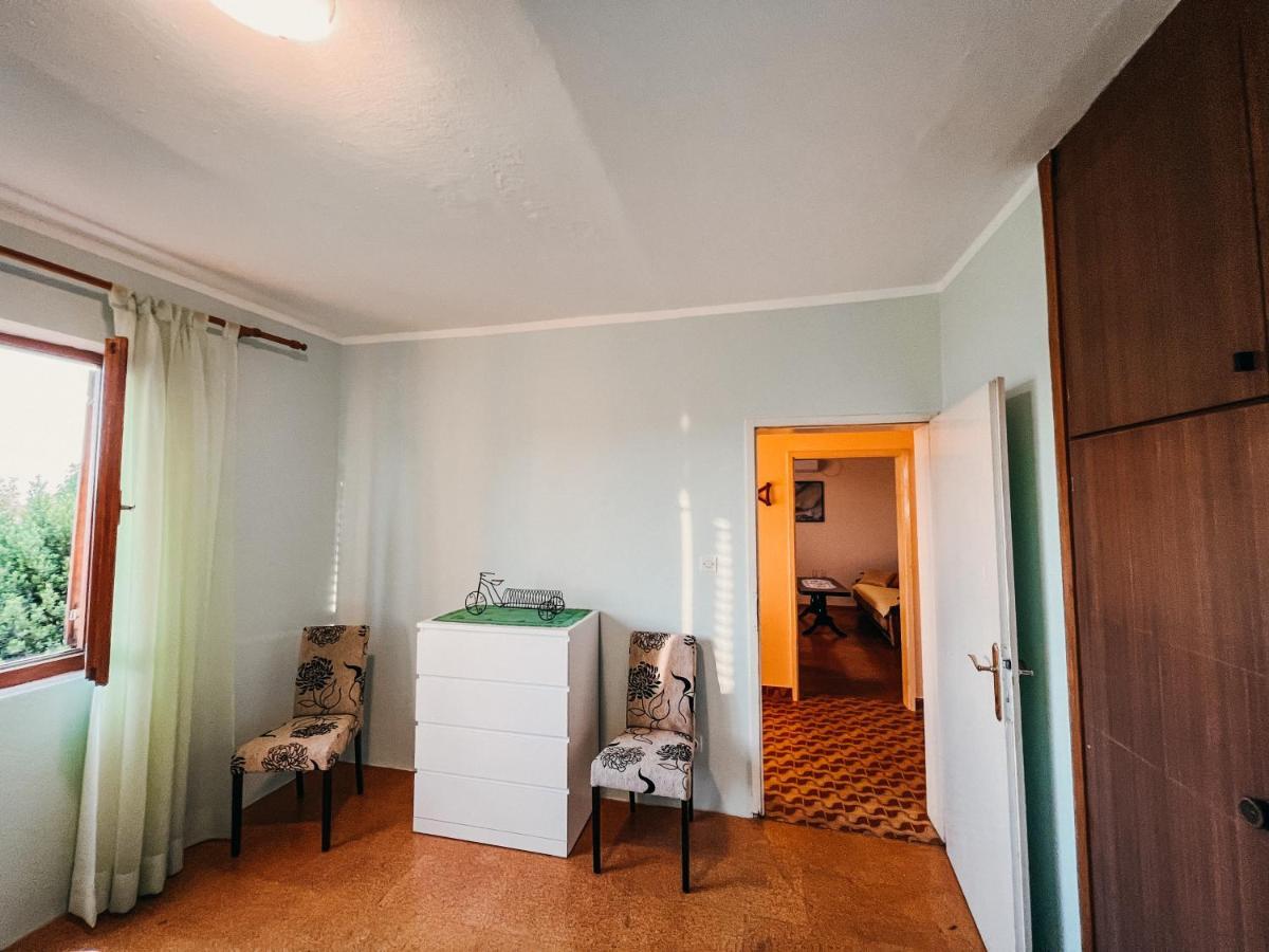 Vladivostok Apartments Тиват Екстериор снимка