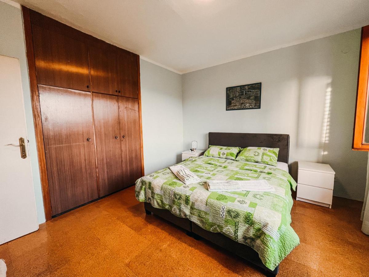 Vladivostok Apartments Тиват Екстериор снимка