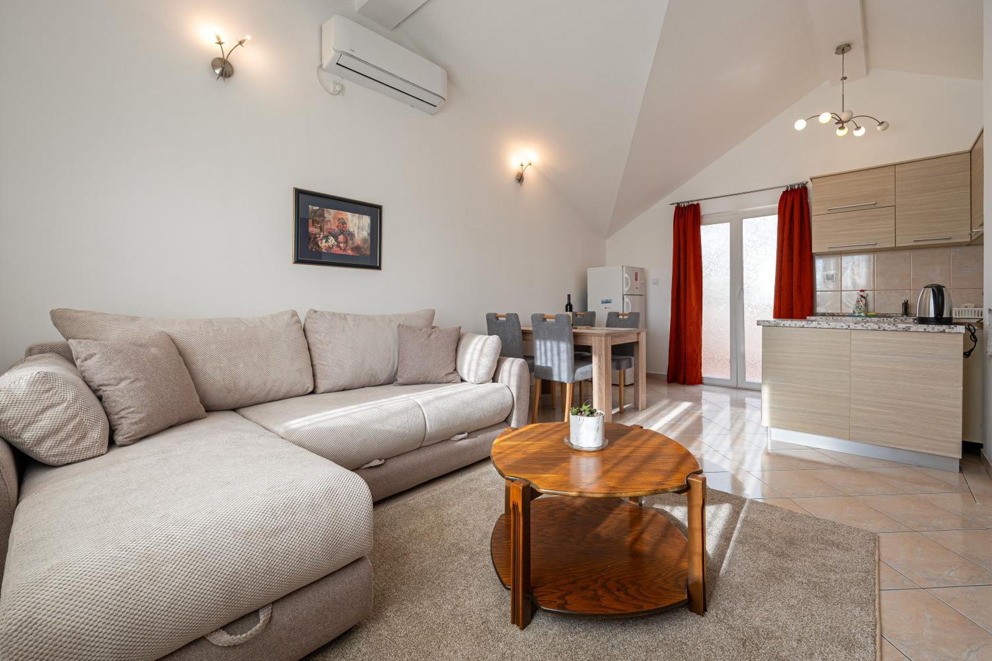 Vladivostok Apartments Тиват Екстериор снимка